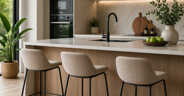 sgabelli cucina moderni per isola e bancone in cucina contemporanea