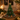 Carillon natalizio con albero di Natale decorato e trenino