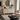 Credenza beige dal design minimal con incisioni decorative moderne sulle ante