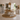 Credenza decorativa bianca con ante scolpite e ripiano interno