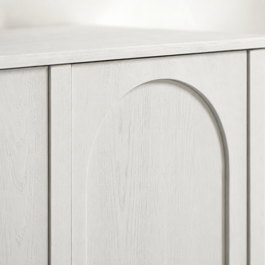 Madia design mediterraneo in legno bianco con linee minimal ed eleganti