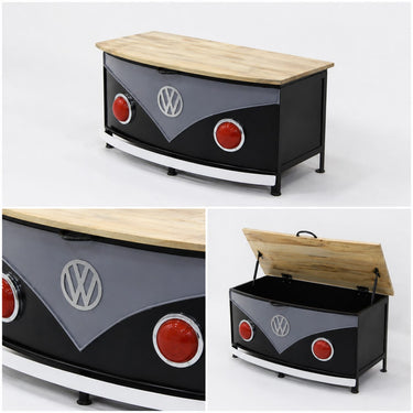 dettaglio frontale panca volkswagen con logo centrale e finitura metallo nero e inserti rossi