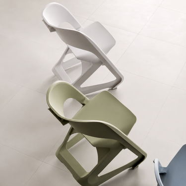 Sedia verde salvia moderna dal design minimal