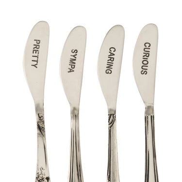 Set 4 Coltelli da Tavola Decorativi in Acciaio con Incisioni Finitura Argento