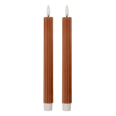 Candele da cena LED marroni alte 25 cm effetto cera
Set di due candele LED decorative marroni con design scanalato