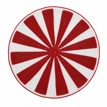 Tovaglietta in perline di vetro dal design peppermint rosso e bianco per tavola natalizia.